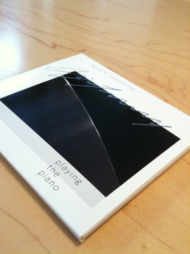 坂本龍一 Out Of nOise サイン入り CD 坂本龍一「Playing the Piano / out of noise」(輸入盤）を100枚
